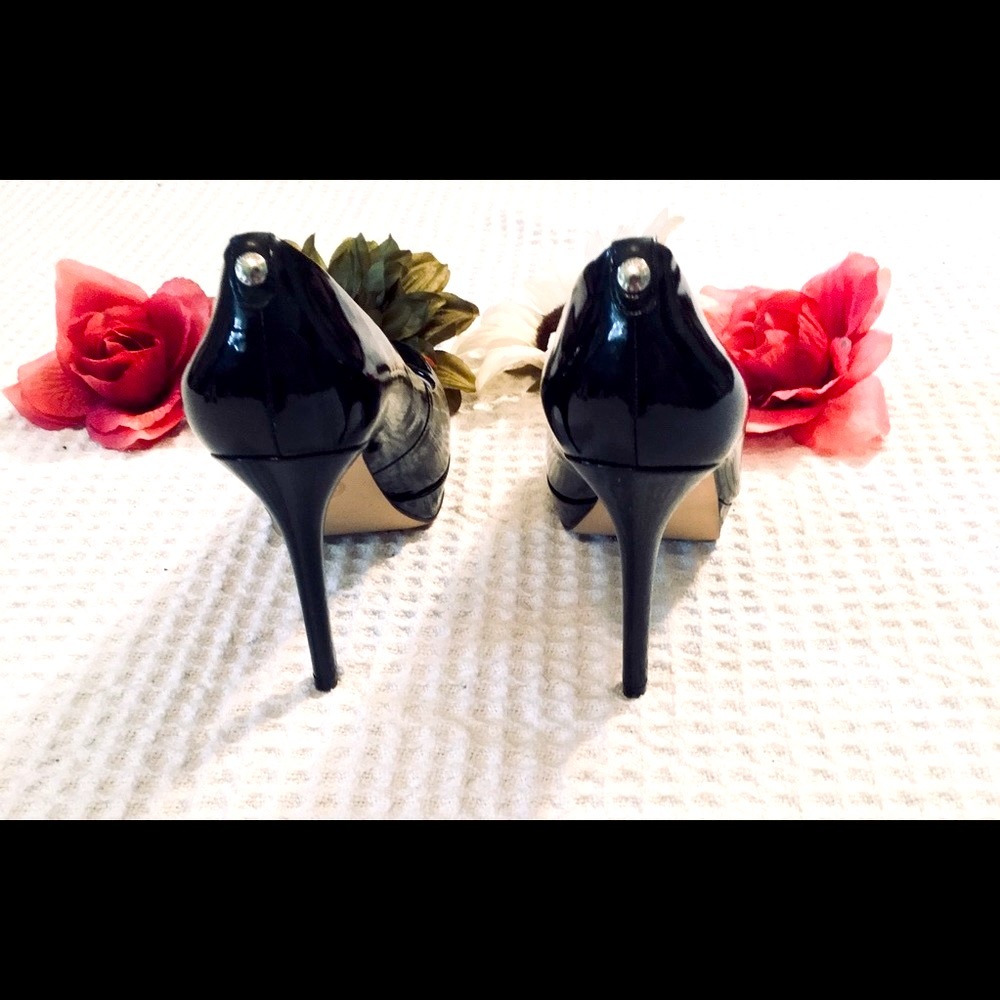 Michael-Michael Kors Black Patent Leather Stiletto - Picture 5 of 8